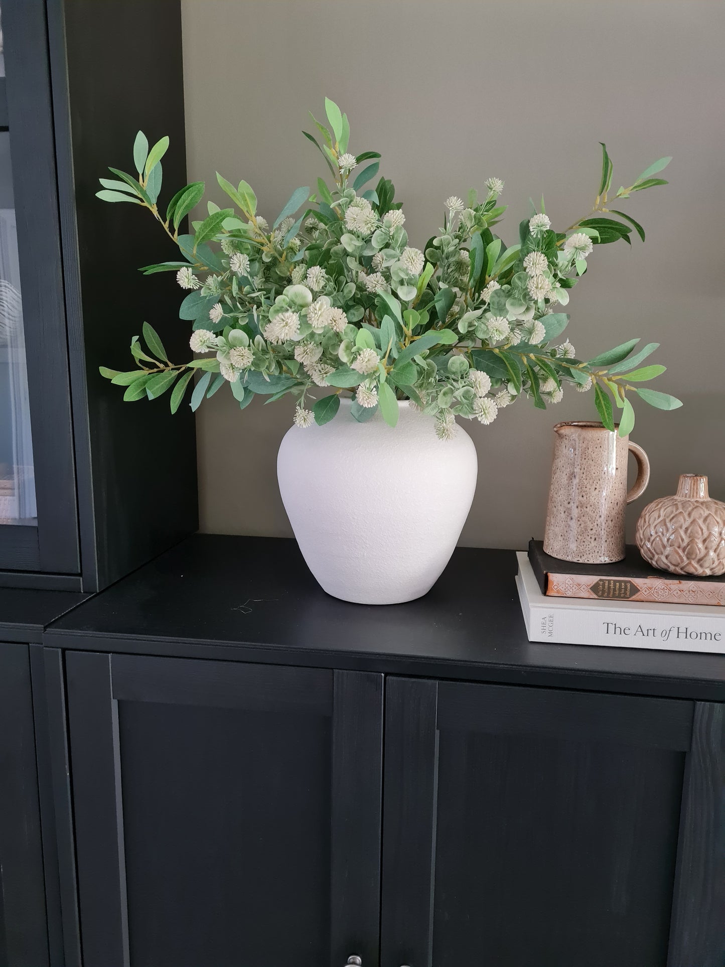 White round vase